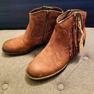 Børn Women's Kenia Distressed Leather Fringe Bootie